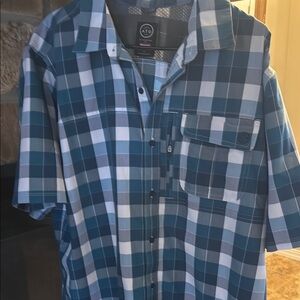 Wrangler Blue Dress Shirt with Plaid Pattern and 3/4 Sleeves